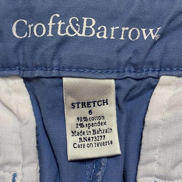 Croft & Barrow Classic fit Straight leg women's size 6 Blue twill capri pants - Picture 2 of 5